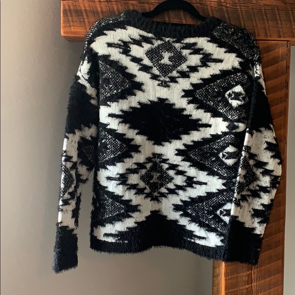 N Touch Aztec pattern sweater - Picture 2 of 8